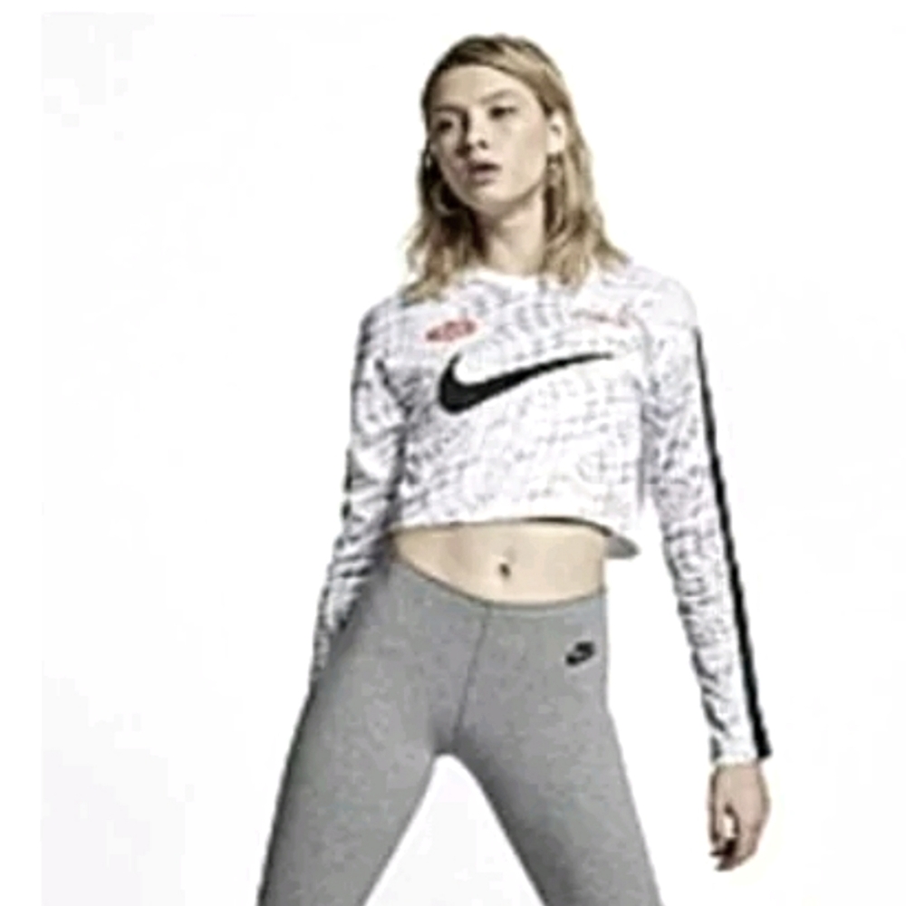Nike Crop Top